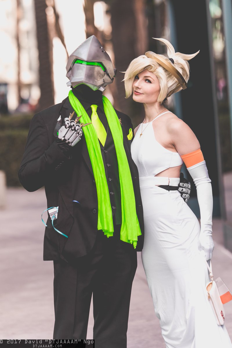 Illustration for article titled Overwatch 'Shipping Immortalised With Cosplay